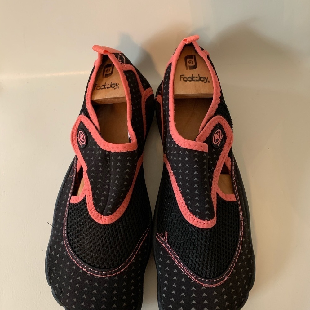 Shoes - Picture 3 of 10